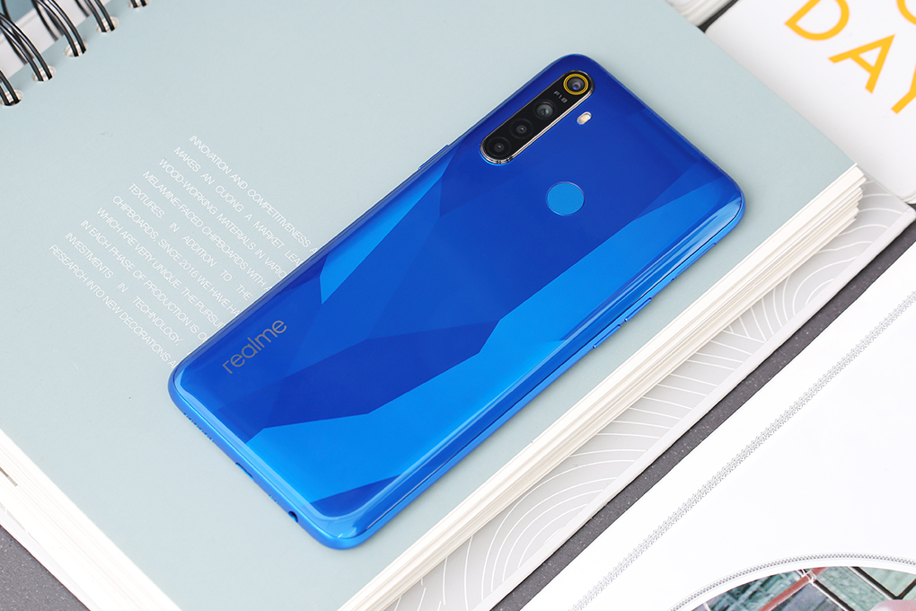 Điện thoại realme 5 (4GB/128GB) Màu Xanh Dương