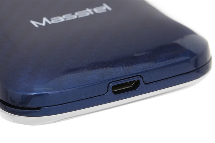 Điện thoại Masstel Fami 12