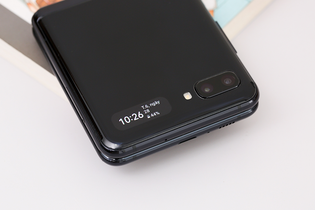 Điện thoại Samsung Galaxy Z Flip