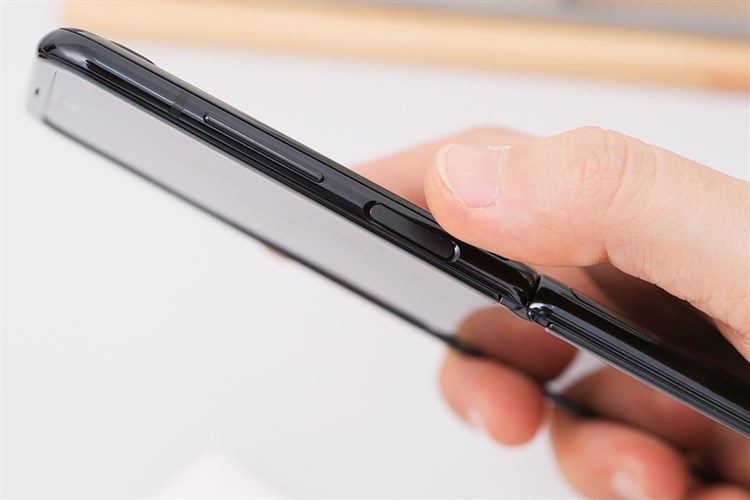 Điện thoại Samsung Galaxy Z Flip