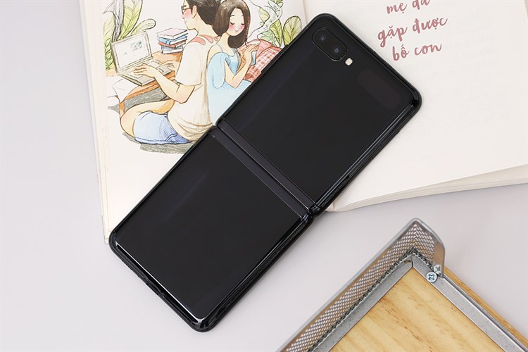 Điện thoại Samsung Galaxy Z Flip