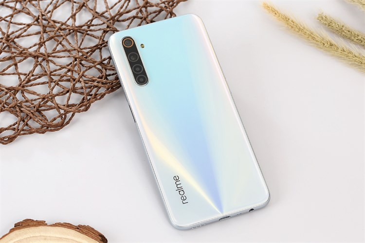Điện thoại realme 6 (4GB/128GB) Màu Trắng