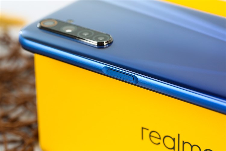 Điện thoại realme 6 (4GB/128GB) Màu Xanh Dương