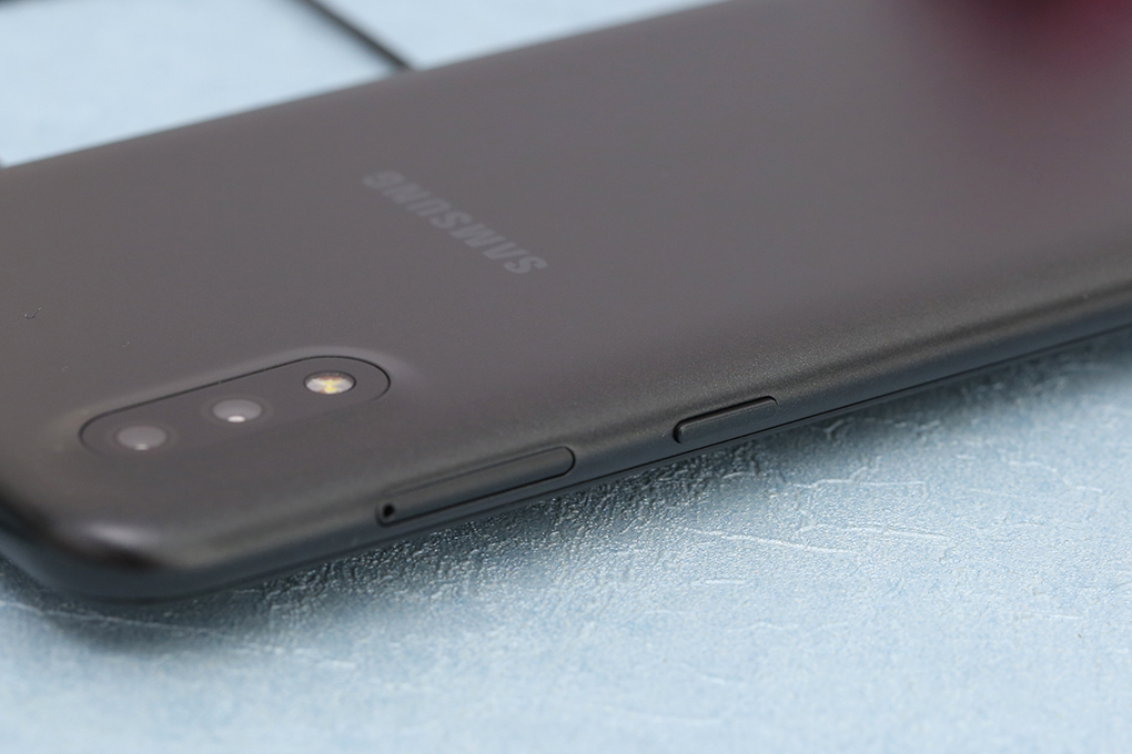 Điện thoại Samsung Galaxy A01 Màu Đen