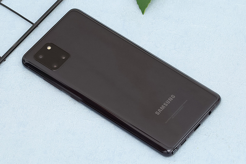 Điện thoại Samsung Galaxy Note 10 Lite | Thiết kế mặt lưng sang trọng