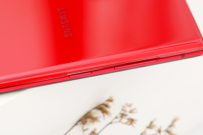 Điện thoại Samsung Galaxy Note 10 Đỏ | Thiết kế