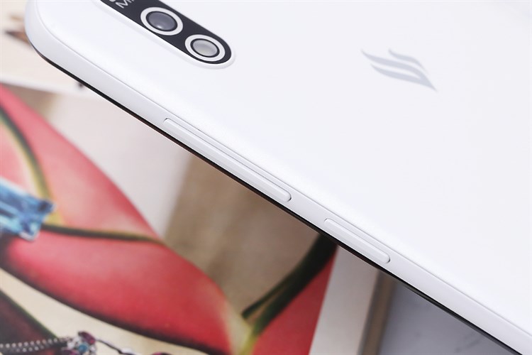 Điện thoại Vsmart Bee 3