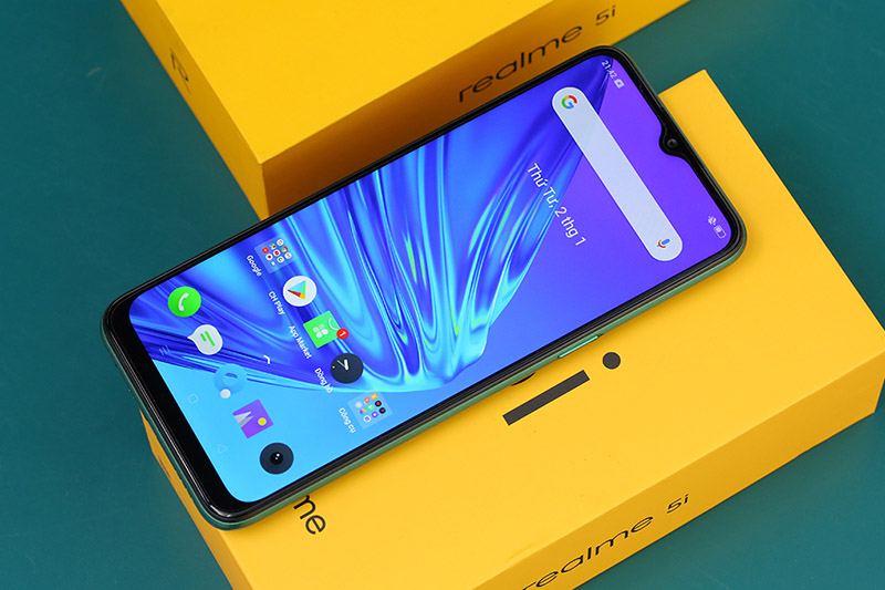 Điện thoại Realme 5i | Màn hình giọt nước tràn viền