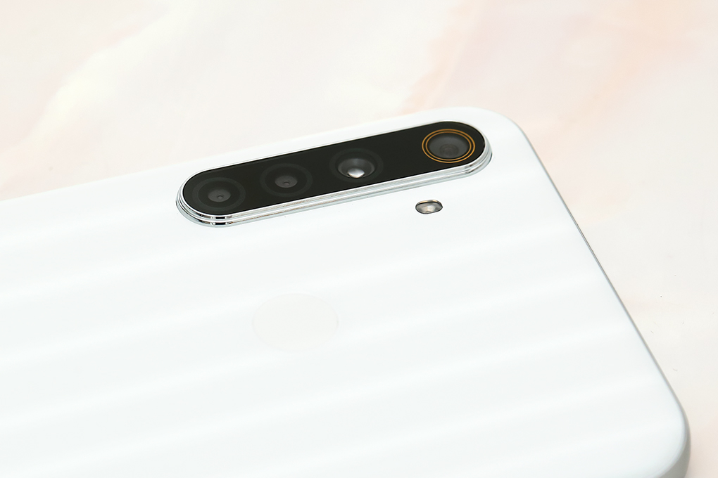 Điện thoại realme 6i Màu Trắng