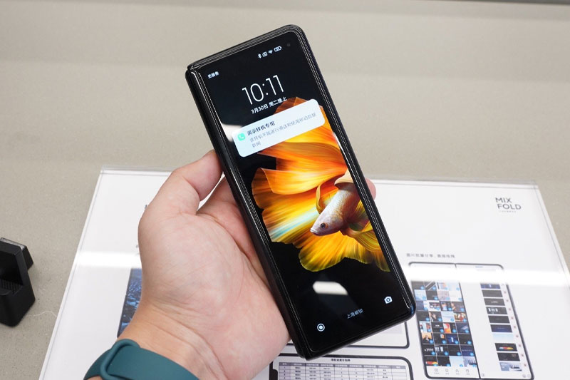 Điện thoại Xiaomi Mi MIX Fold | Màn hình giải trí sắc nét
