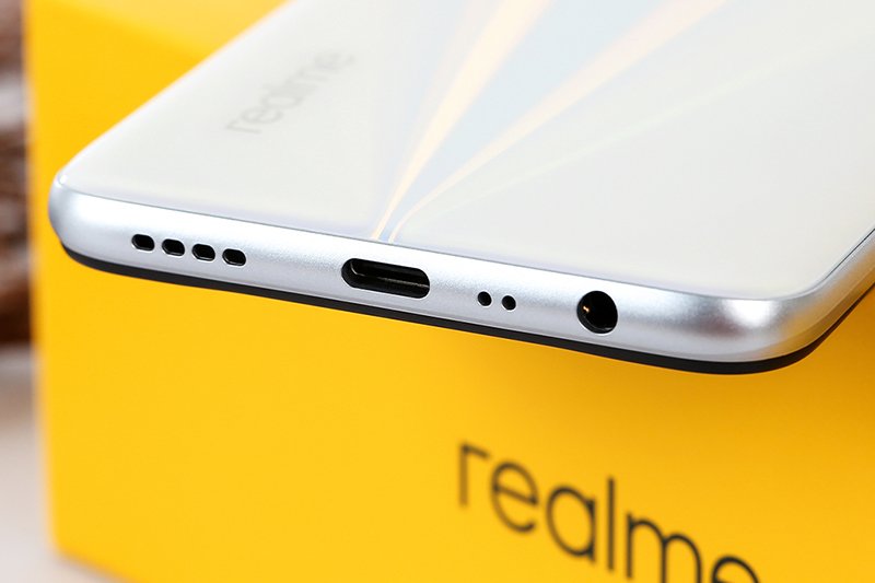 Thiết kế Realme 6 | Sạc nhanh 30 W hỗ trợ sạc đầy trong vòng 1 tiếng