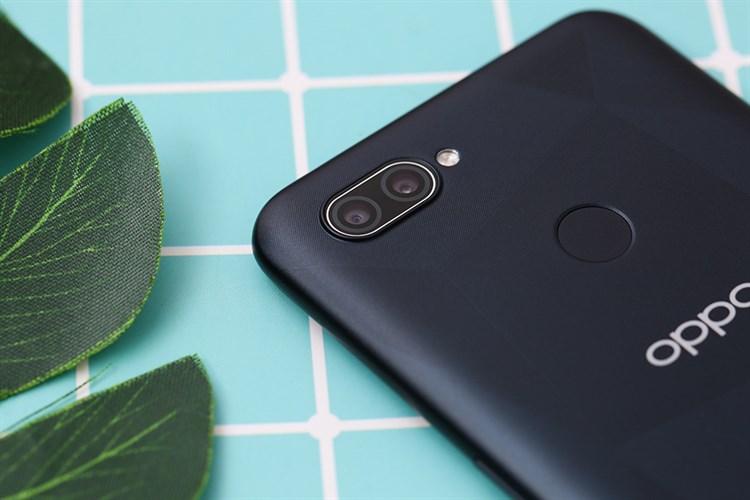 Điện thoại OPPO A12 (3GB/32GB)