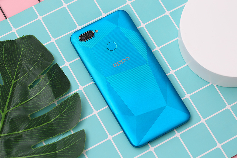 Điện thoại OPPO A12 | Thiết kế mặt lưng