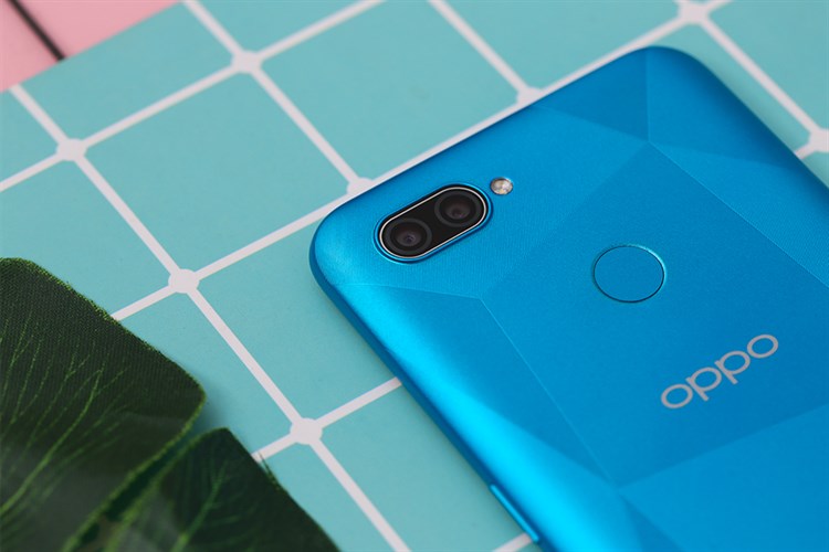 Điện thoại OPPO A12 (3GB/32GB)