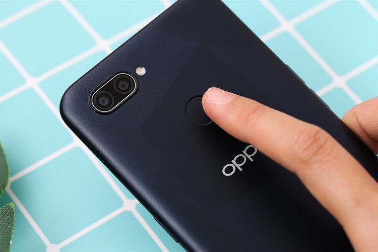 Điện thoại OPPO A12 (4GB/64GB)