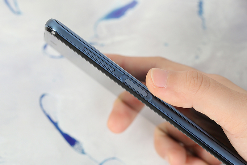 Điện thoại Xiaomi Redmi Note 9 Pro | Thiết kế cảm biến vân tay ở cạnh viền