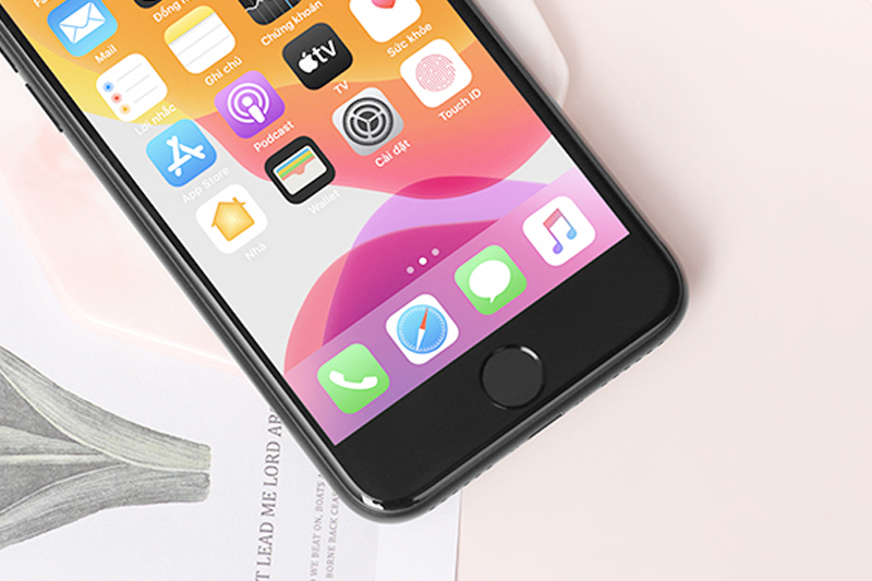 Điện thoại Apple iPhone SE 2020 | Chất lượng hiển thị rõ nét trung thực dù độ phân giải chỉ HD Điện thoại Apple iPhone SE 2020 | Chất lượng hiển thị rõ nét trung thực dù độ phân giải chỉ HD