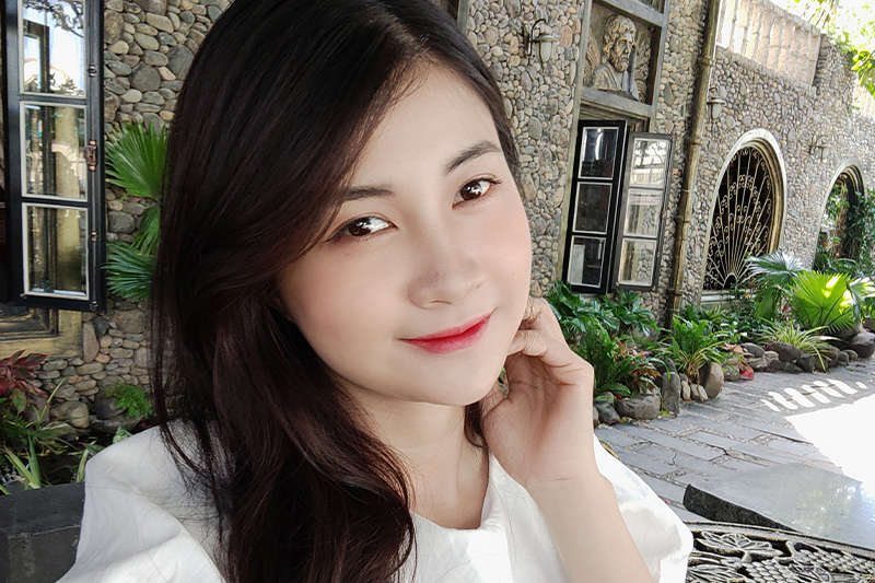 Camera selfie 32 MP tích hợp chế độ làm đẹp thông minh | OPPO Reno4 Pro