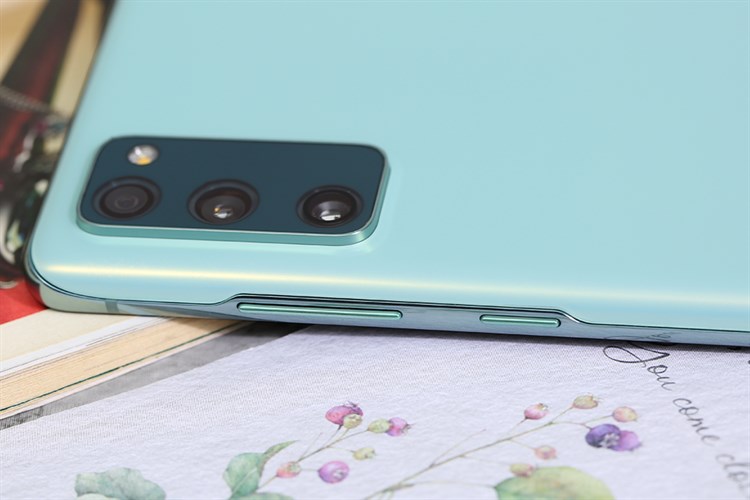 Điện thoại Samsung Galaxy S20 FE (8GB/256GB)