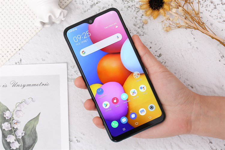 Điện thoại Vivo Y1s Màu Đen