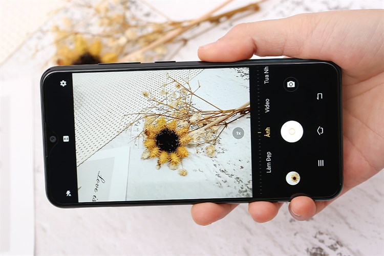 Điện thoại Vivo Y1s Màu Đen