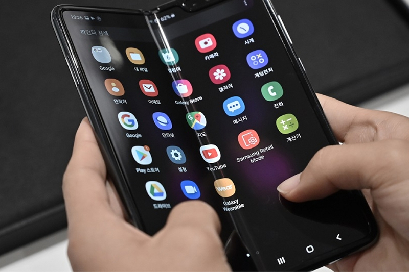 Samsung Galaxy Z Fold 2 | Vi xử lý Snapdragon 865+ mang đến hiệu năng mạnh mẽ nhất
