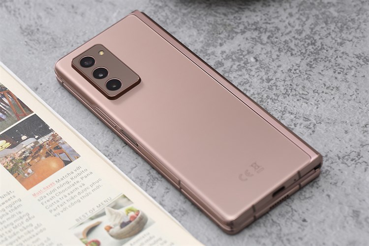 Điện thoại Samsung Galaxy Z Fold2 5G Màu Vàng đồng