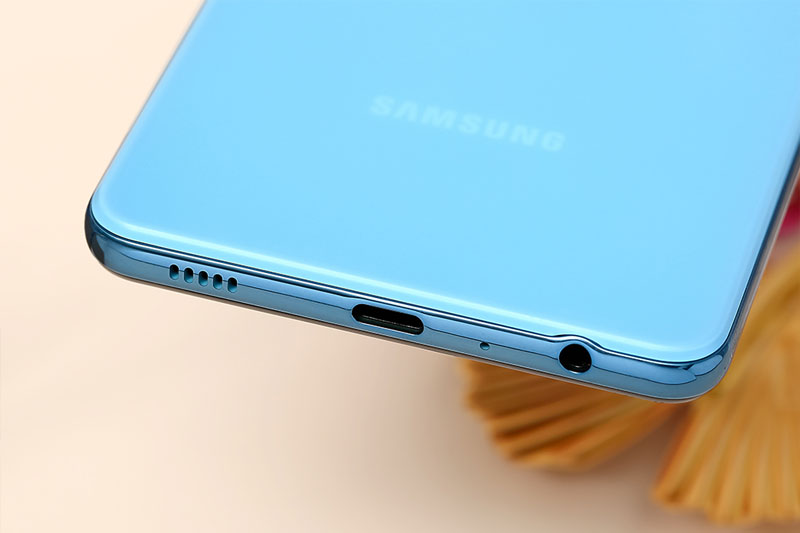 Samsung Galaxy A72 | Viên pin thông minh, hỗ trợ sạc nhanh 25 W