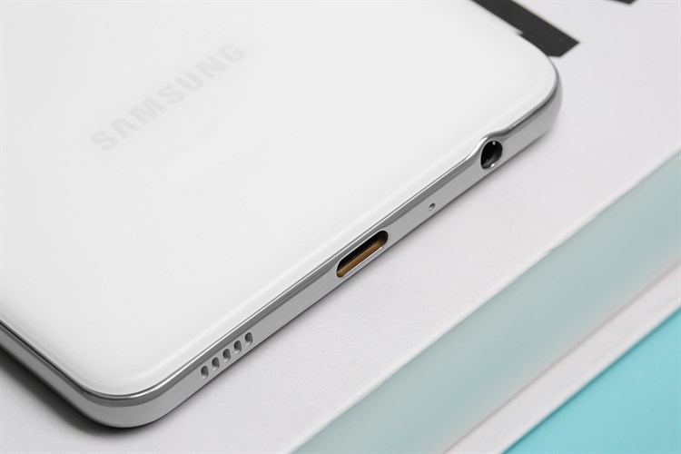 Điện thoại Samsung Galaxy A72 Màu Trắng