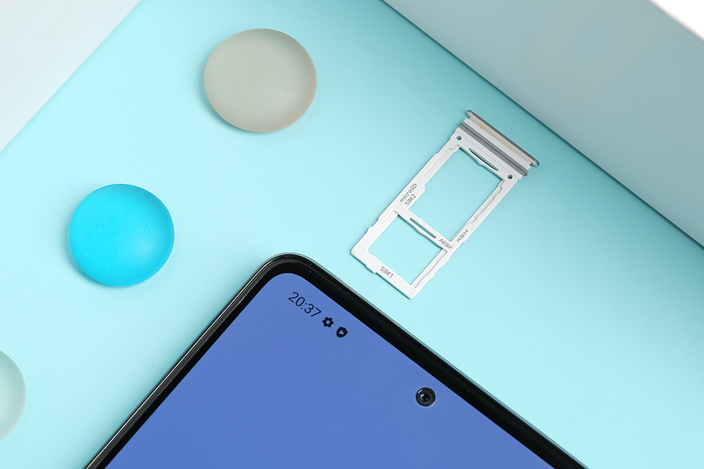 Điện thoại Samsung Galaxy A72 Màu Trắng