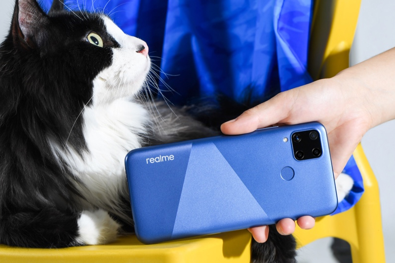 Realme C15 | Cụm 4 camera hình vuông nổi bật