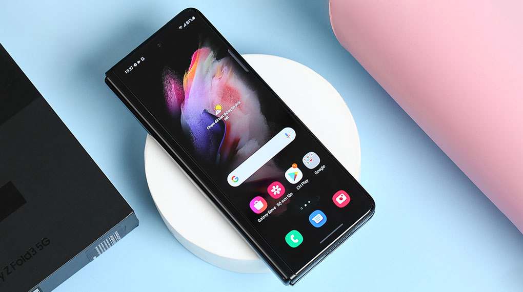 Samsung Galaxy Z Fold3 5G | Màn hình phụ 6.2 inch