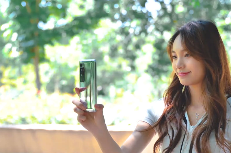 Camera selfie 20 MP với nhiều tính năng làm đẹp - Xiaomi Mi 10 Ultra