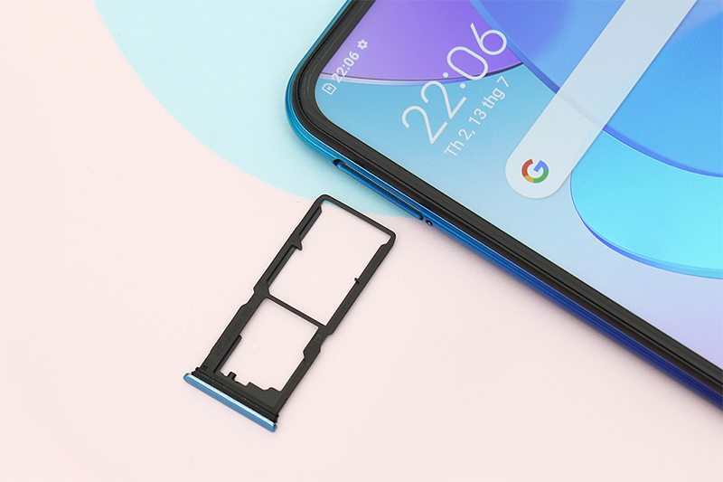 Khay Sim tích hợp với thẻ nhớ MicroSD có thể nâng cấp tối đa 256GB | Vivo Y20