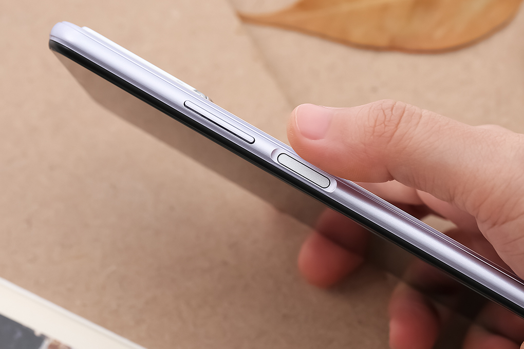 Điện thoại Vivo Y20 Màu Trắng