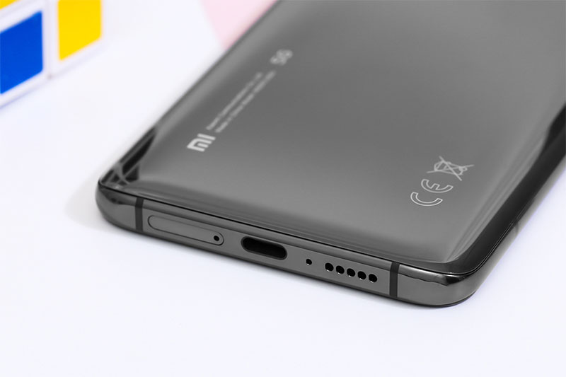 Xiaomi Mi 10T Pro 5G | Pin khủng 5000 mAh cùng công nghệ sạc pin nhanh 33 W qua cổng Type C