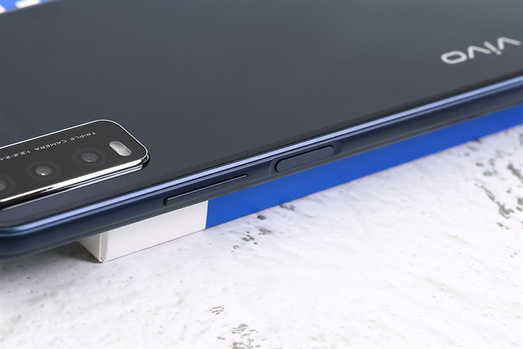 Điện thoại Vivo Y20s Màu Đen