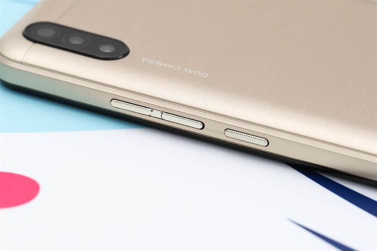 Điện thoại Mobell P41 Màu Vàng