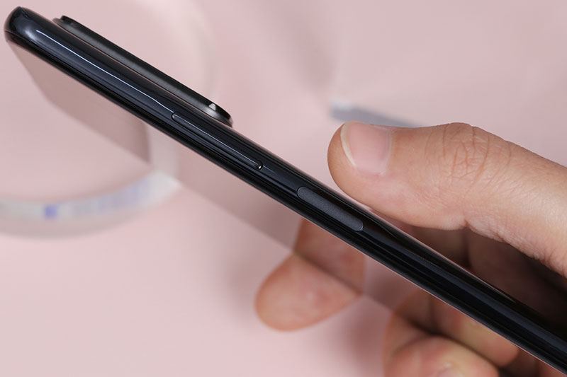 Xiaomi Redmi Note 10 Pro (8GB/128GB) | Cảm biến vân tay được tích hợp ở cạnh bên