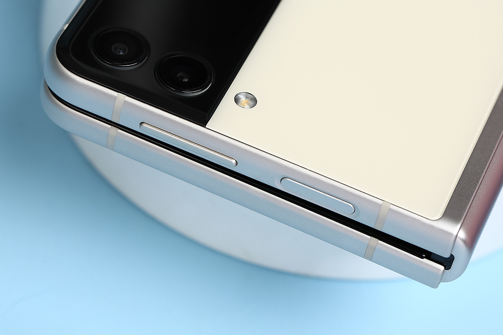 Điện thoại Samsung Galaxy Z Flip3 5G 128GB
