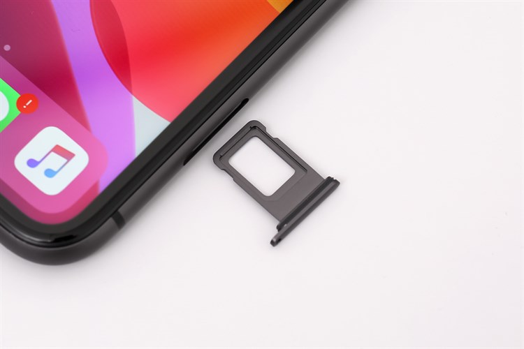 Điện thoại iPhone 11 128GB (Hộp cũ) Màu Đen