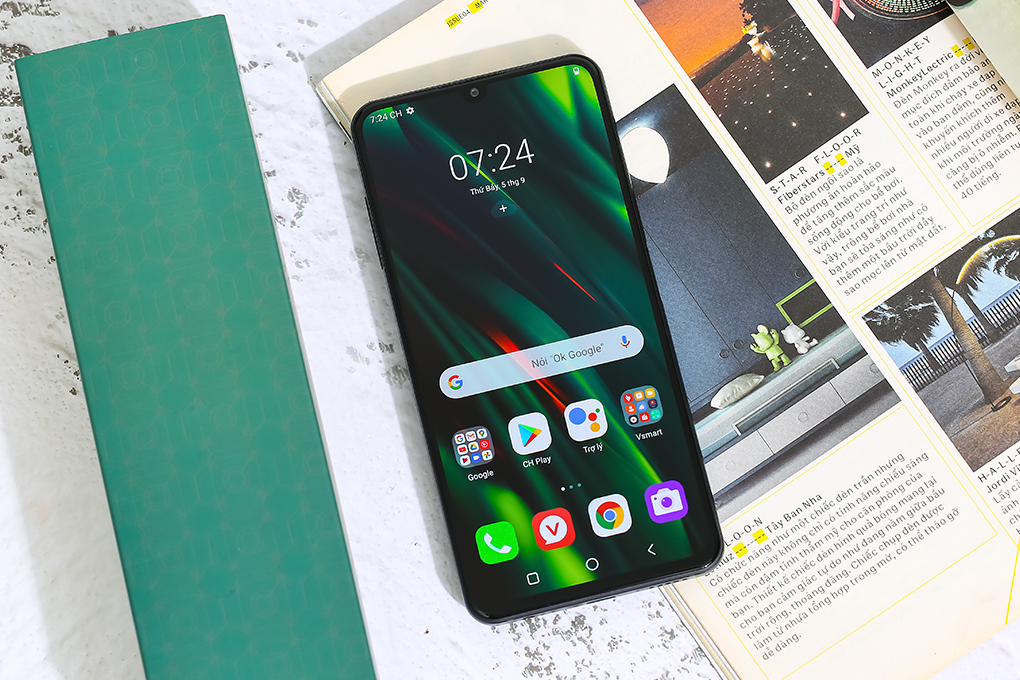 Điện thoại Vsmart Aris (8GB/128GB)