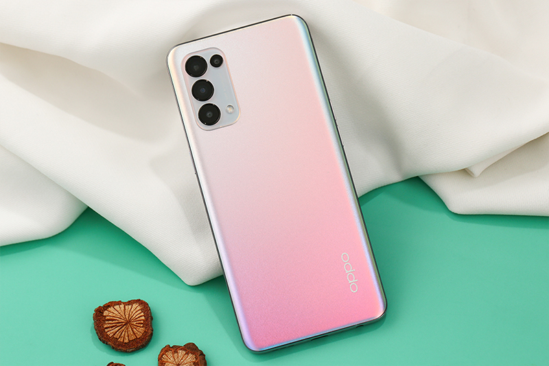 OPPO Reno5 5G | Màu sắc thanh lịch, tối giản với hai màu bạc và đen