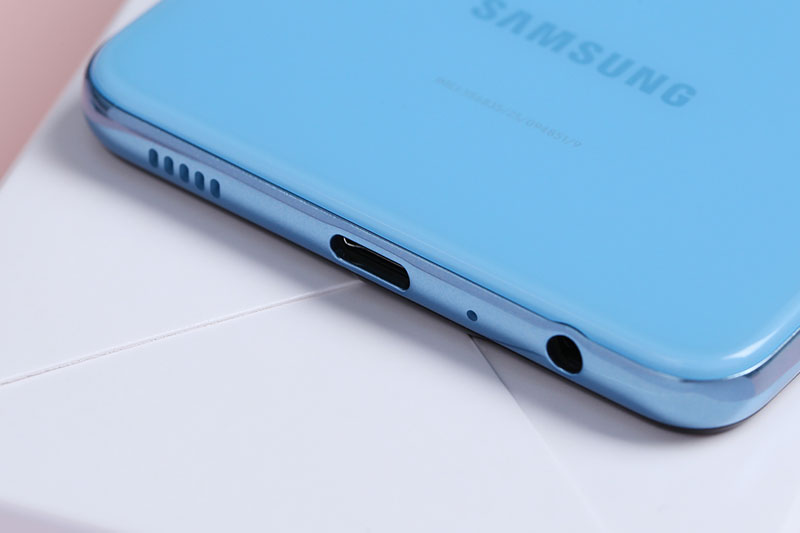 Điện thoại Samsung Galaxy A32 | Sạc nhanh 15 W