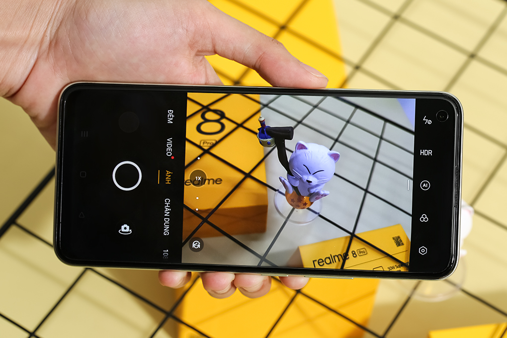 Điện thoại realme 8 Pro Màu Vàng