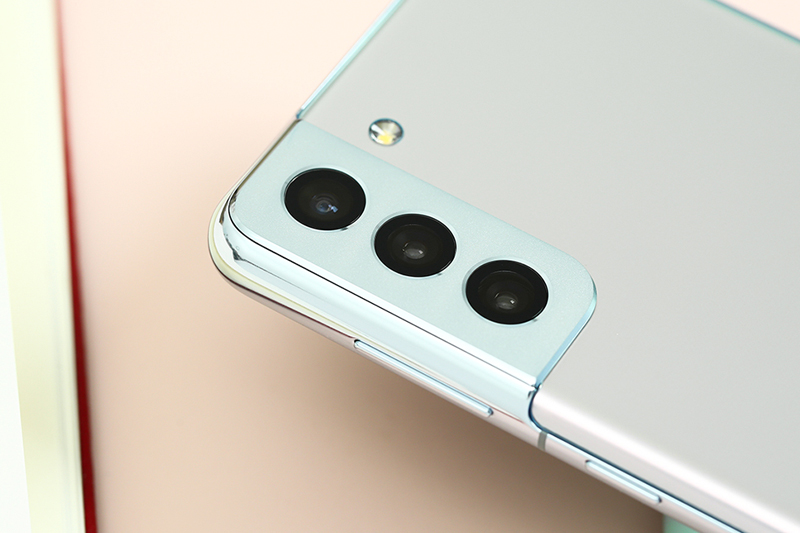 Samsung Galaxy S21+ 5G 256GB | Sở hữu cụm 3 camera sau cao cấp lên đến 64 MP