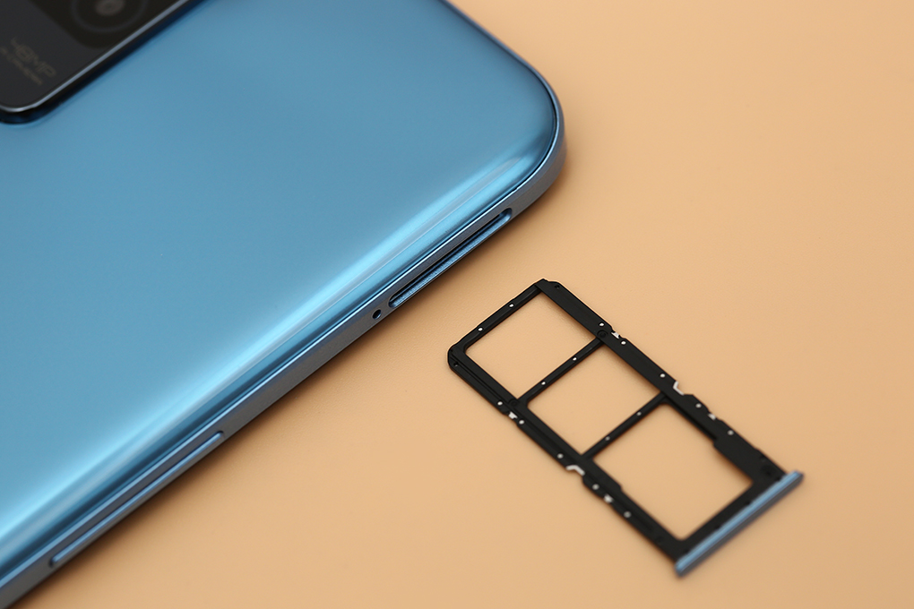 Điện thoại realme 8 5G Màu Xanh Dương