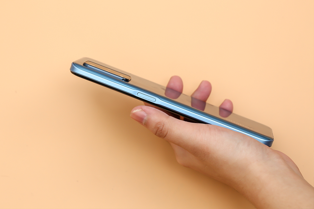 Điện thoại realme 8 5G Màu Xanh Dương