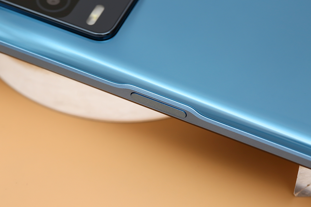 Điện thoại realme 8 5G Màu Xanh Dương