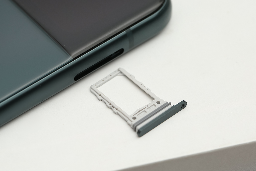 Điện thoại Samsung Galaxy Z Flip3 5G 256GB Màu Xanh lá đậm